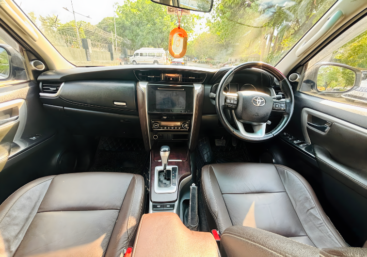 fortuner car rent in Jaipur