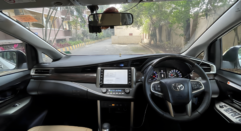 innova crysta on rent in Jaipur